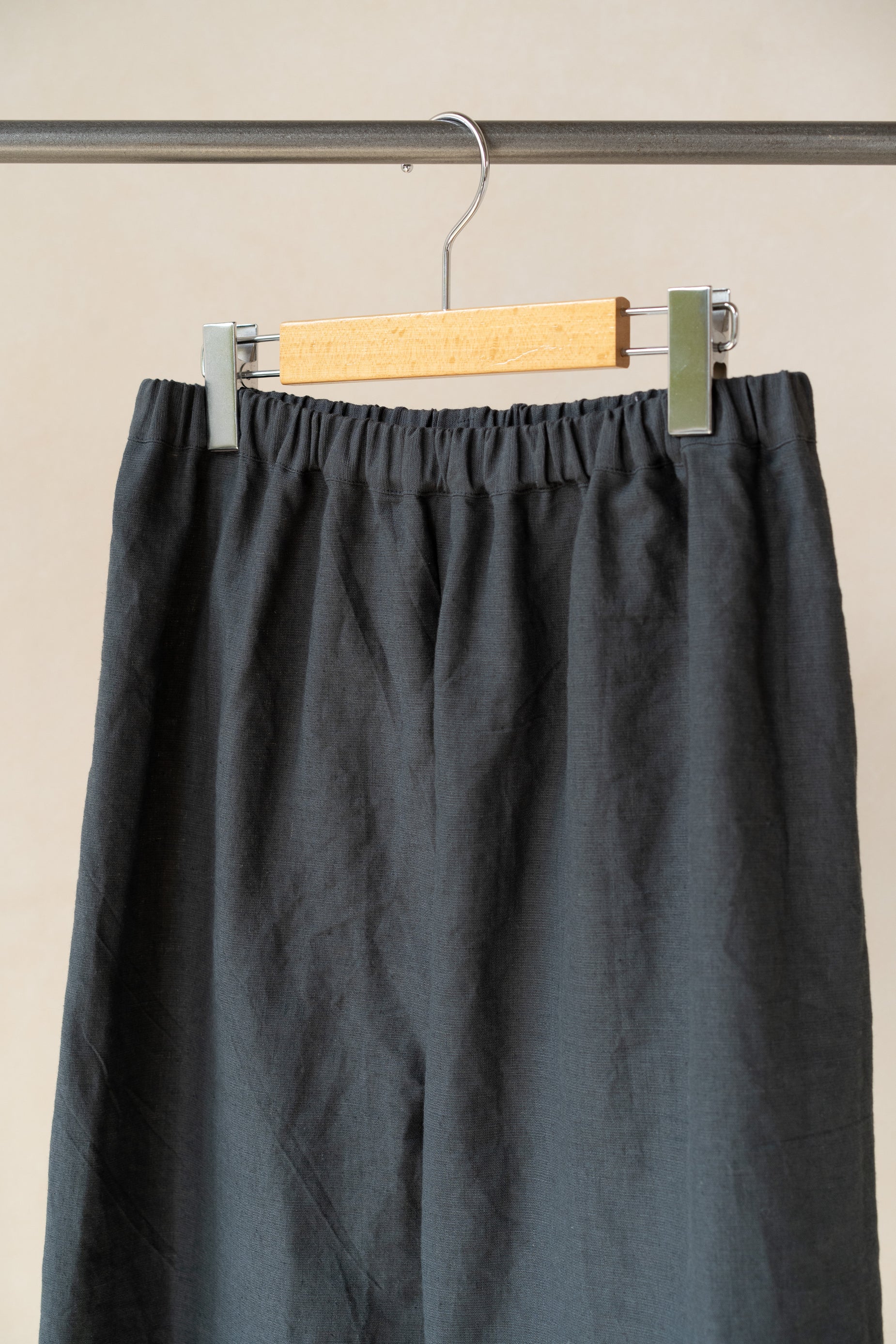 ピージーガーゼ｜ウエストルーズクロップドパンツ コットンラミー – PG