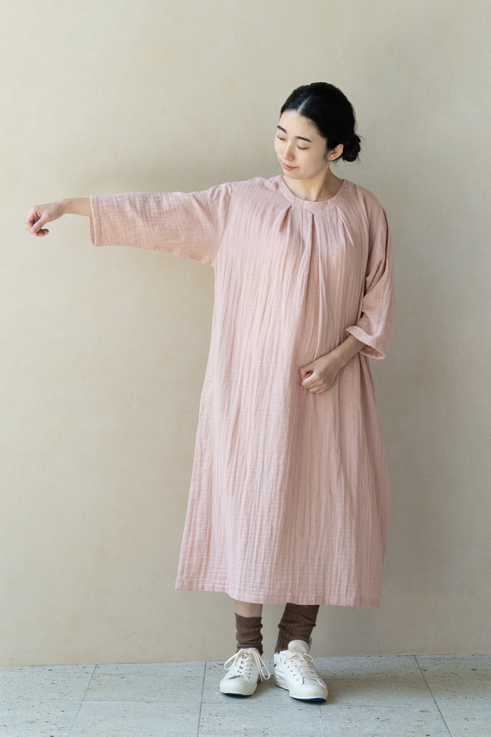 後ろギャザーワンピース<br>平綾織　ピンク