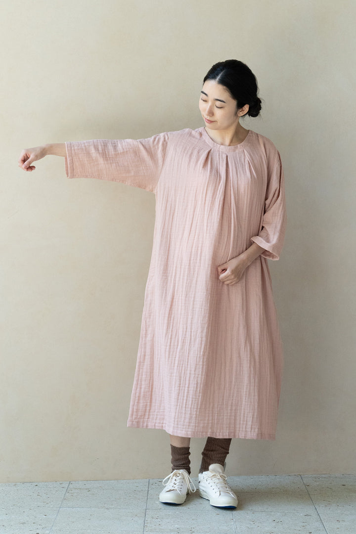 後ろギャザーワンピース<br>平綾織　ピンク