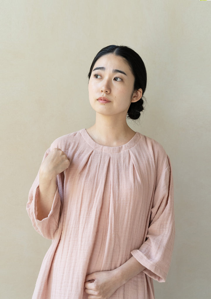 後ろギャザーワンピース<br>平綾織　ピンク