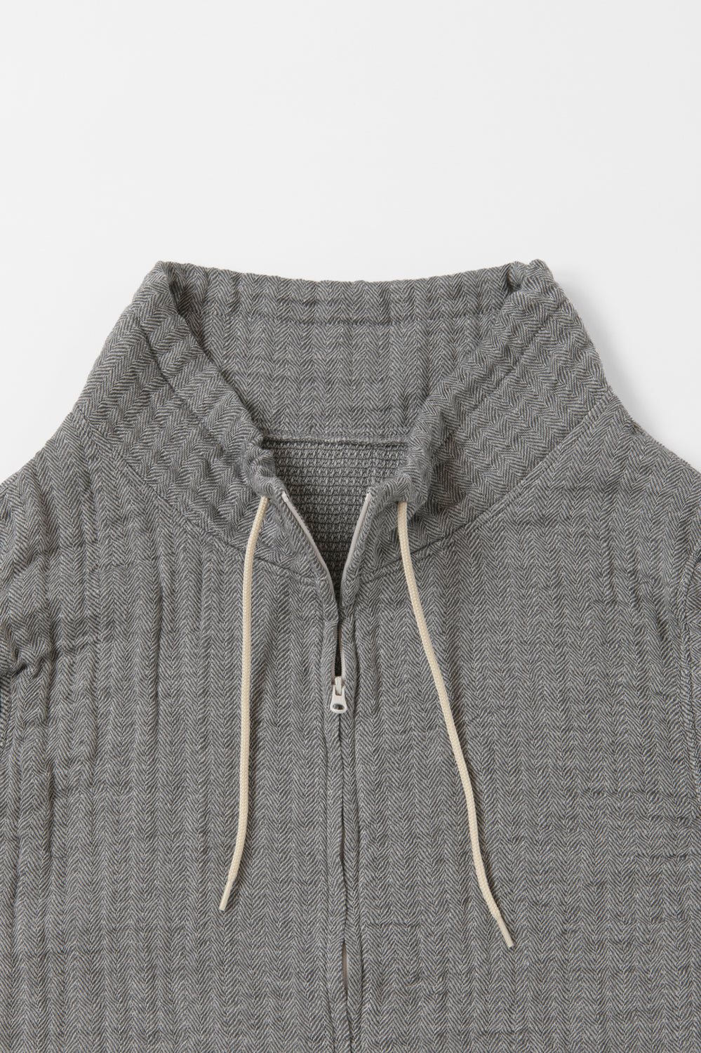 ハイネックベスト<br>ワッフルヘリンボン<br>チャコールグレー