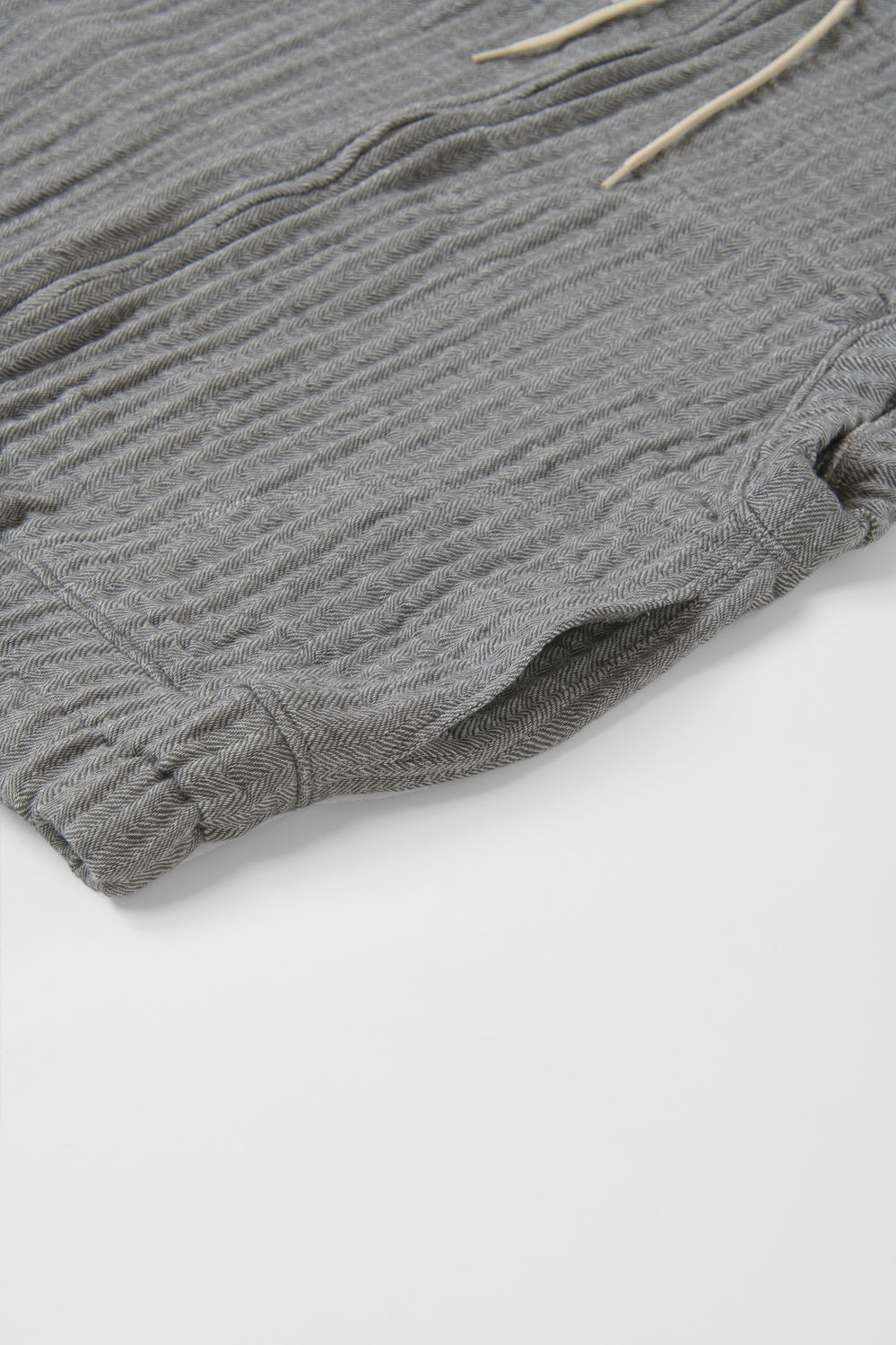 ハイネックベスト<br>ワッフルヘリンボン<br>チャコールグレー