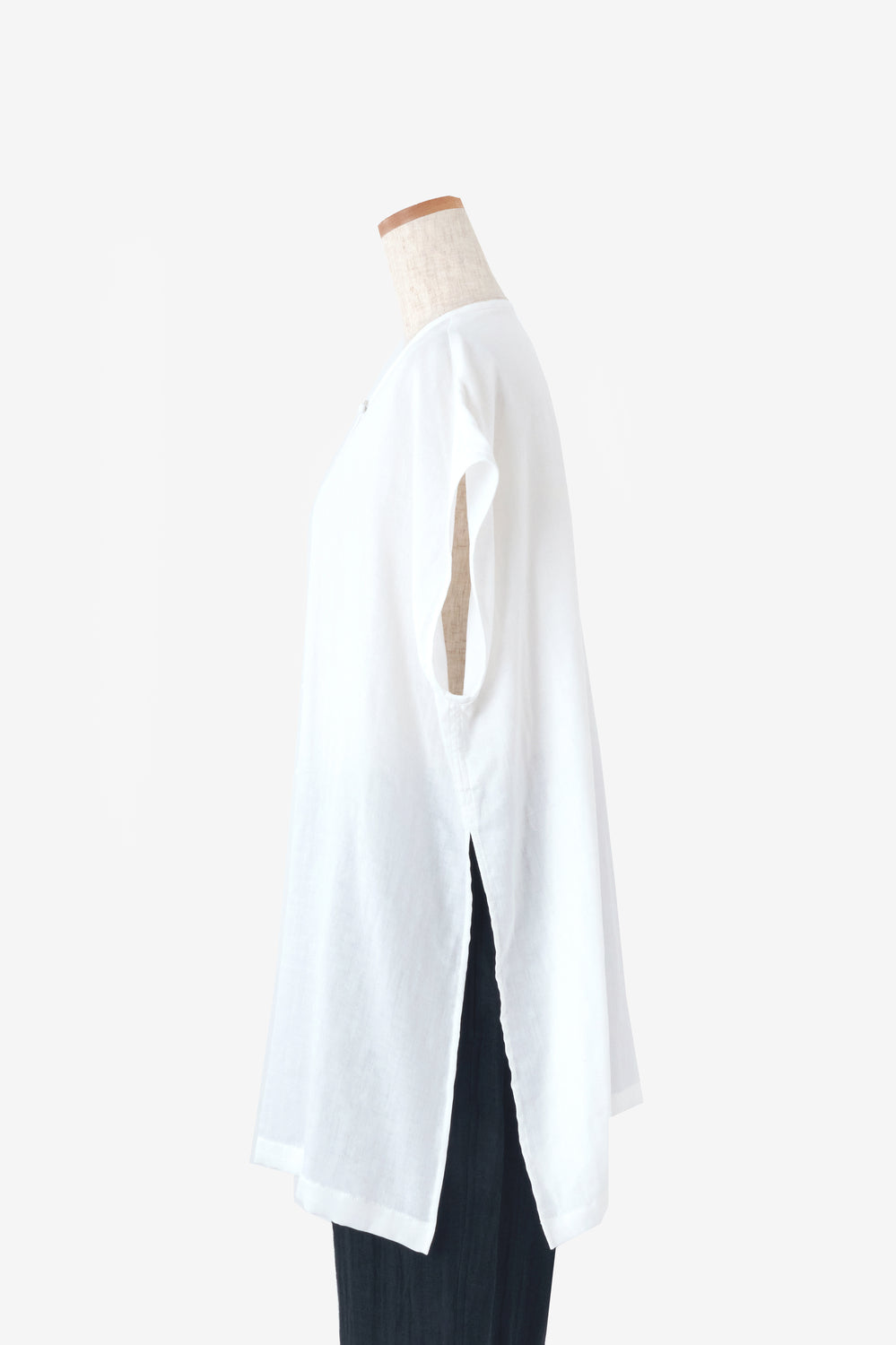 スリットブラウス<br>綾織　オフ