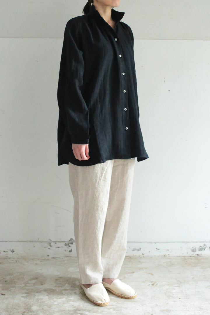 シャツ<br>綿麻　濃紺