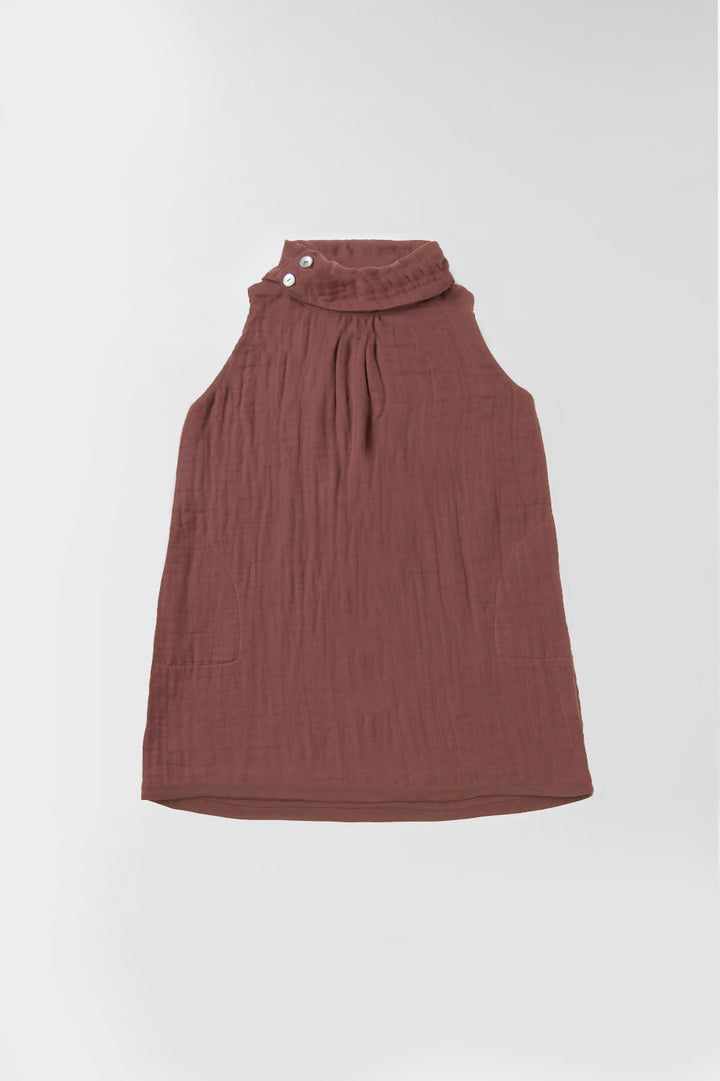 あたたかいロールネックベスト<br>綿ワッシャー　ブラウン