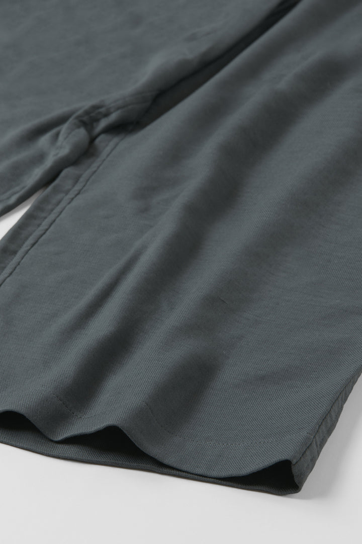 Set up drop shoulder gathered pants<br> AT4620B859AS4630B025<br> navy dungarees 