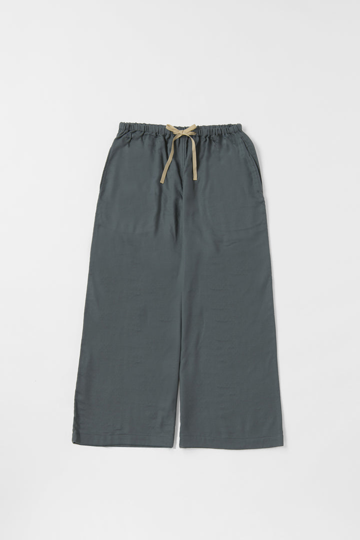 Set up drop shoulder gathered pants<br> AT4620B859AS4630B025<br> navy dungarees 