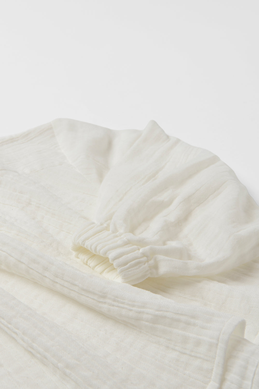 パフスリーブブラウス<br>平綾織　オフ