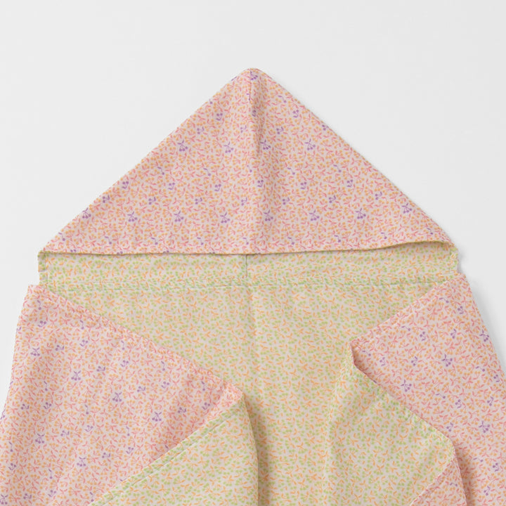 Hooded towel &amp; flower bag