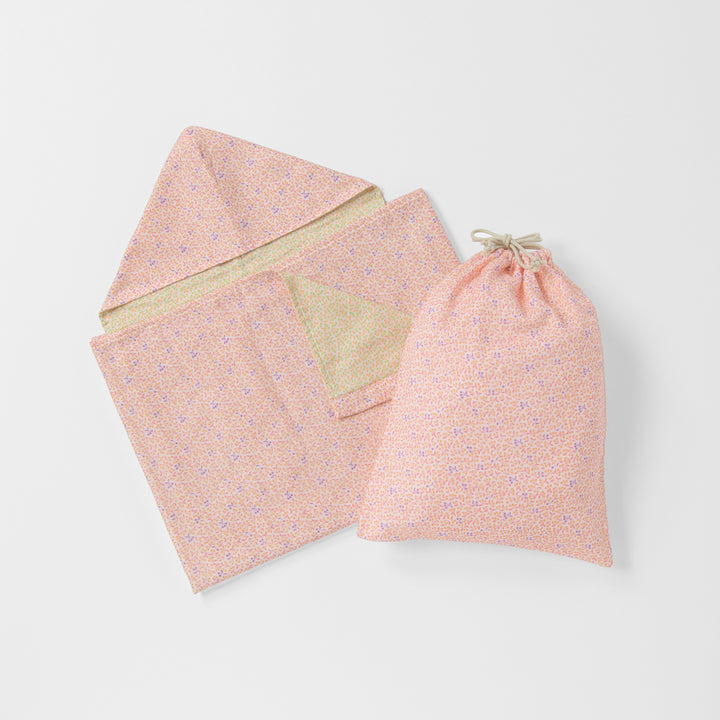 Hooded towel &amp; flower bag