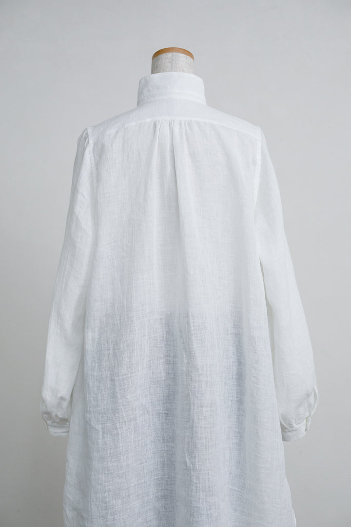 ロングブラウス<br>麻　オフ
