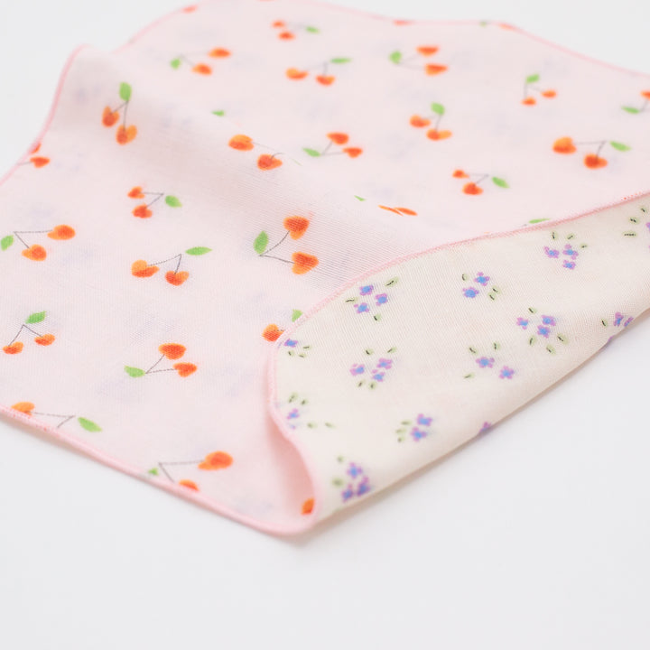 ガーゼハンカチ　ハートさくらんぼ