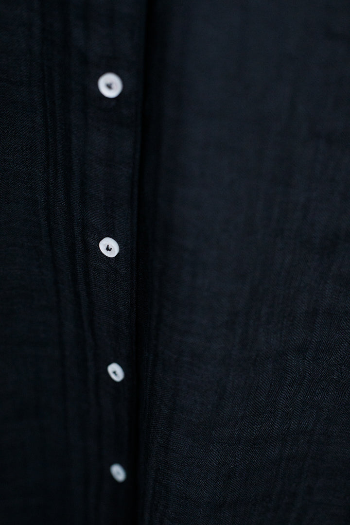 シャツ<br>綿麻　濃紺